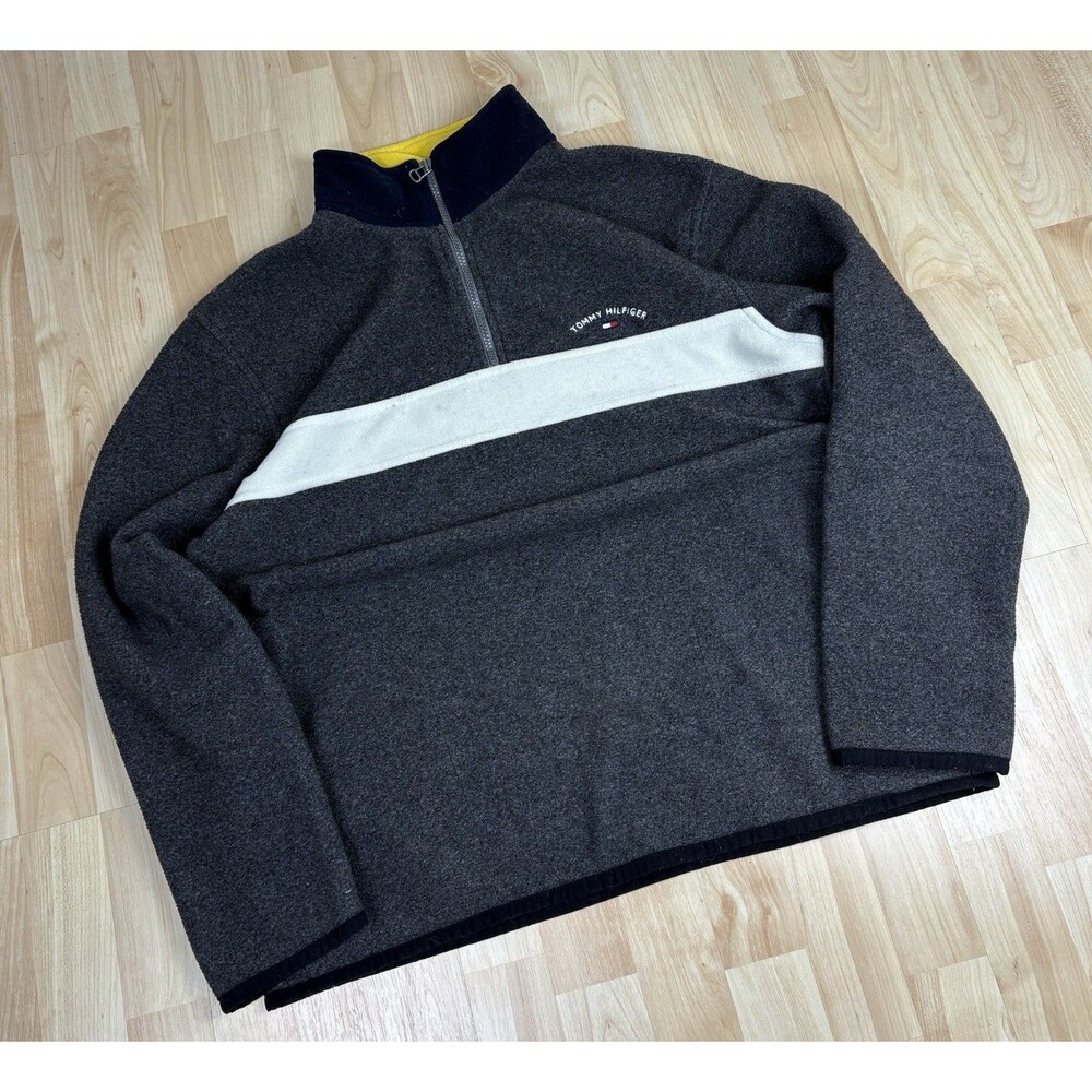 Men’s Tommy Hilfiger Fleece Embroidered 1/4 Zip Sweater / Size Large